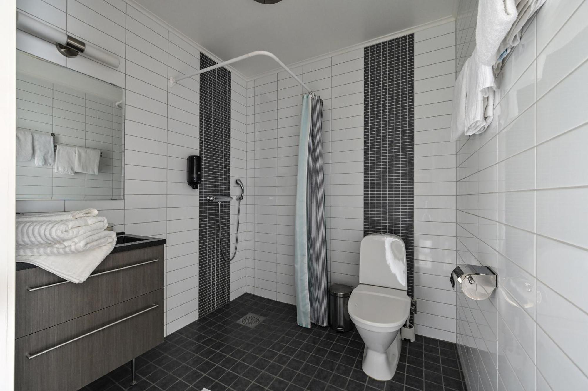 Ettsmart Hotell Соллентуна Экстерьер фото