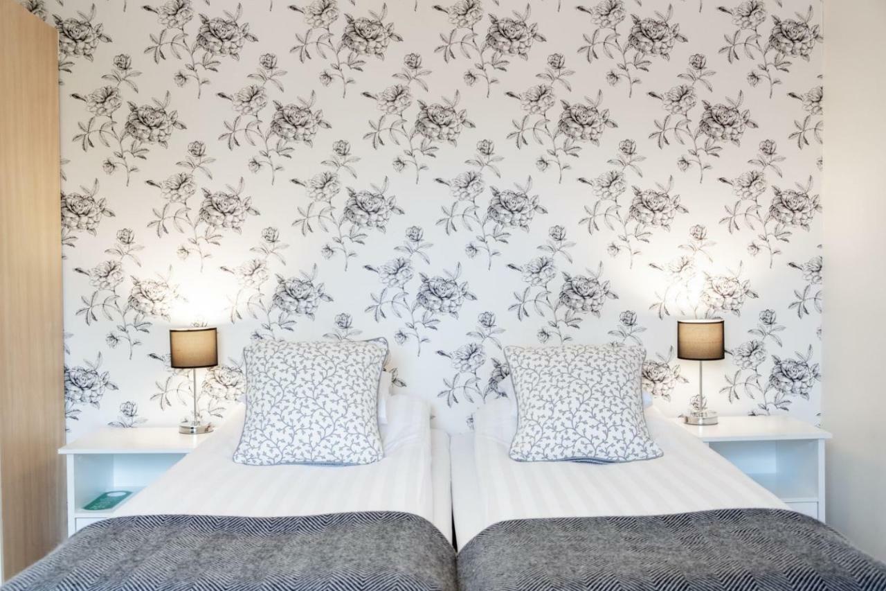 Ettsmart Hotell Соллентуна Экстерьер фото